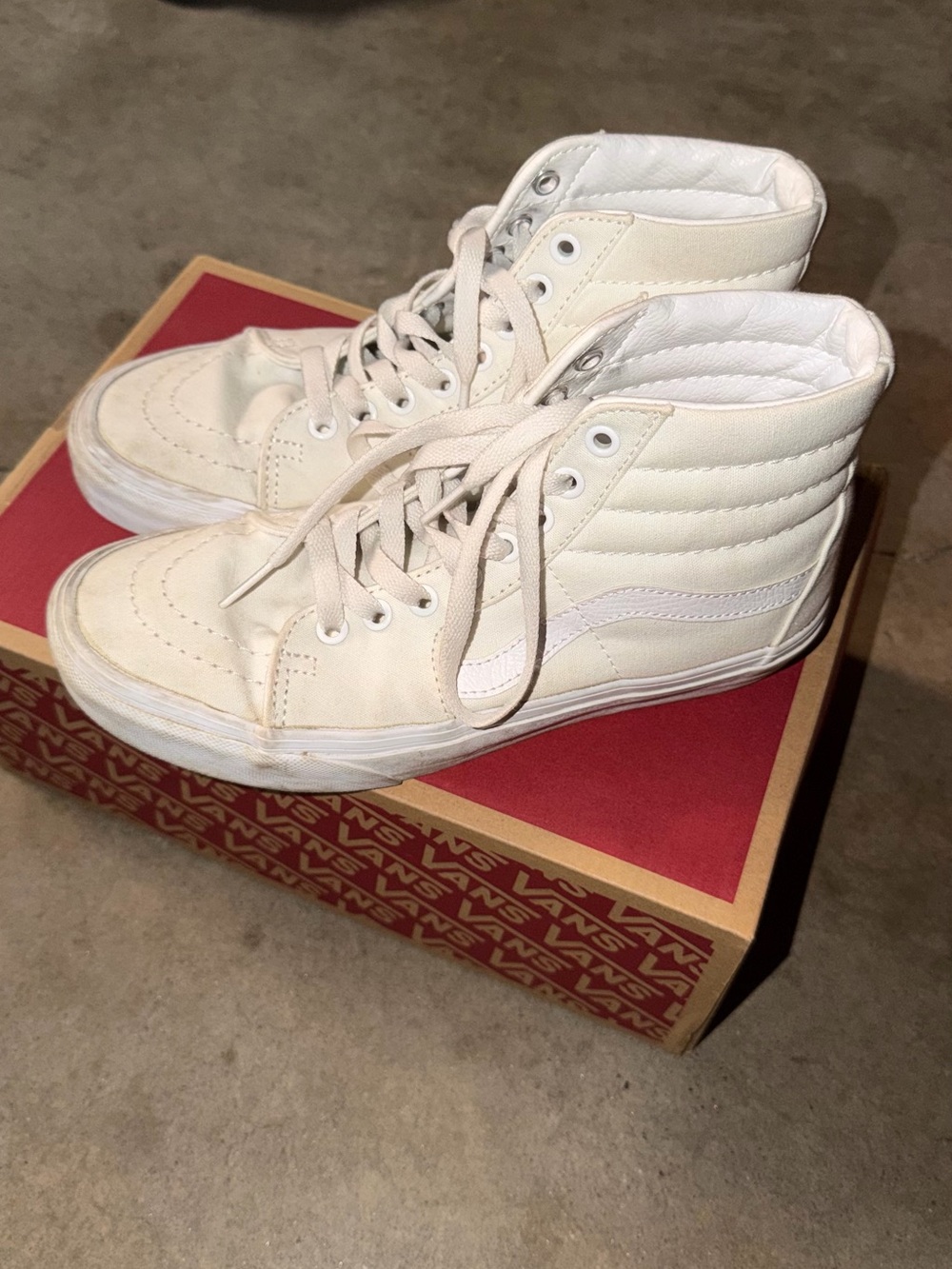 Vans Women's High-Top. W 7.5/M 6
